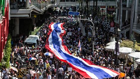 Bangkok Shutdown - En Turbulent Period Led by Activist Rachanok Inthorn